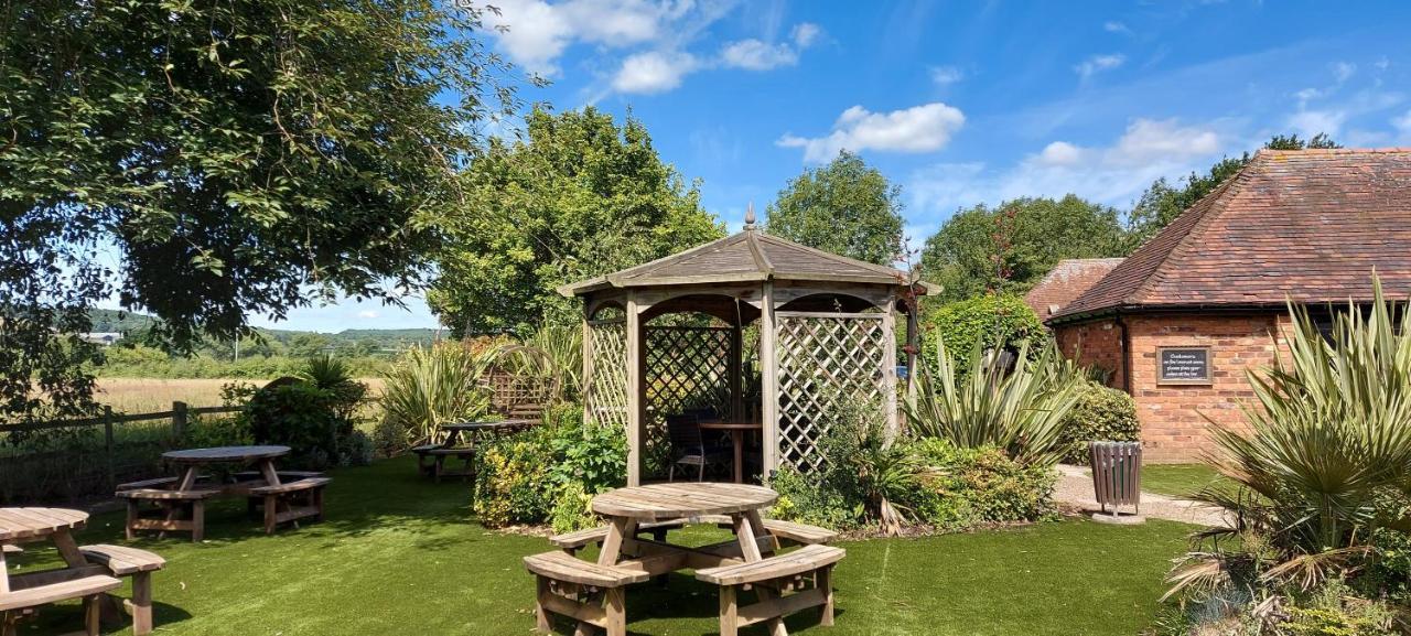 Meadow Farm Redditch By Marstons Inns Exterior foto